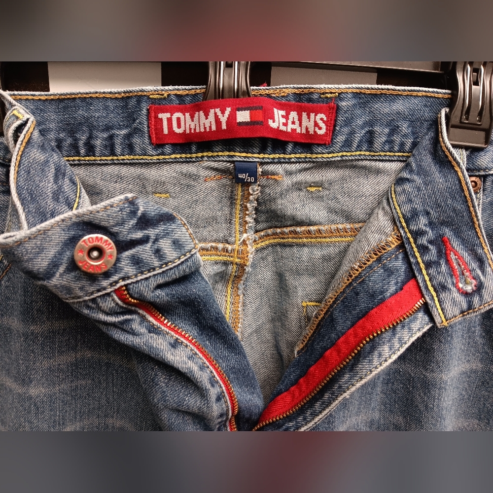 Tommy Hilfiger Jeans. - Picture 5 of 8
